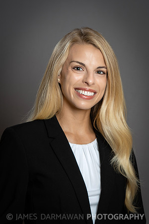 Laura headshot