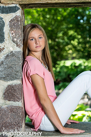 Hannah 2017 Senior0020JX4_6381