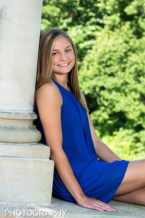 Hannah 2017 Senior0003JX4_6332