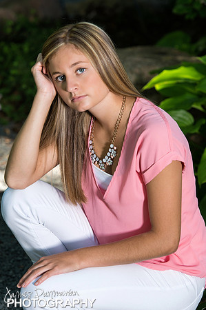 Hannah 2017 Senior0014JX4_6367