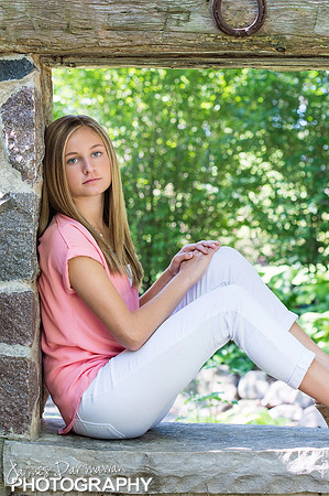 Hannah 2017 Senior0015JX4_6373-2
